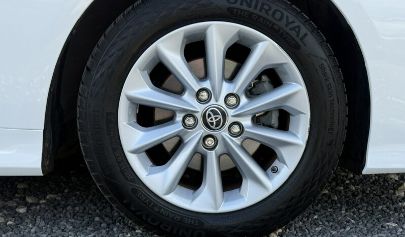 TOYOTA Corolla  | FWD (przód) | Automatyczna | 125 KM | bialy full