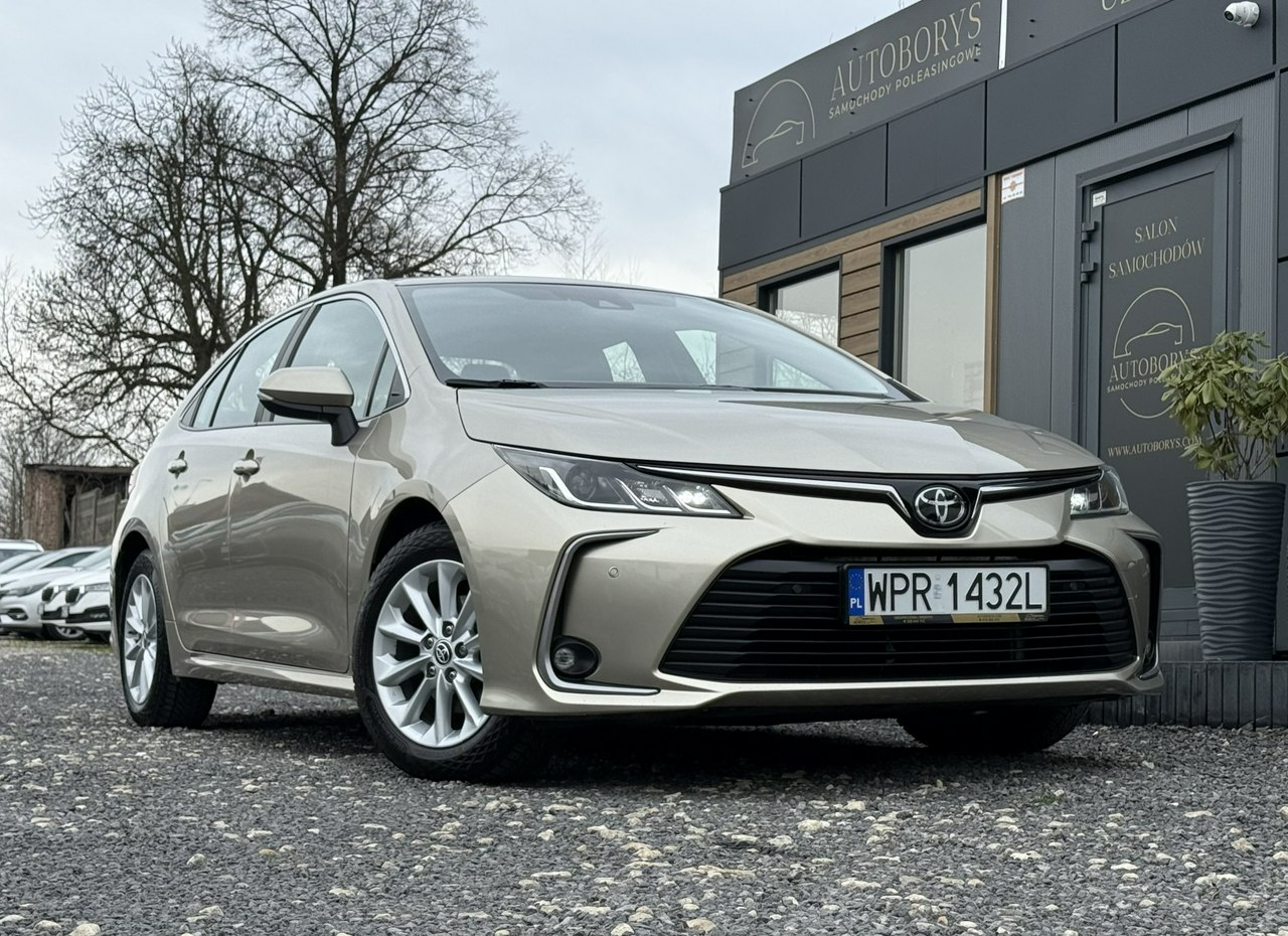 Toyota Corolla  | Fwd (Przód) | Manualna | 125 Km | Zloty