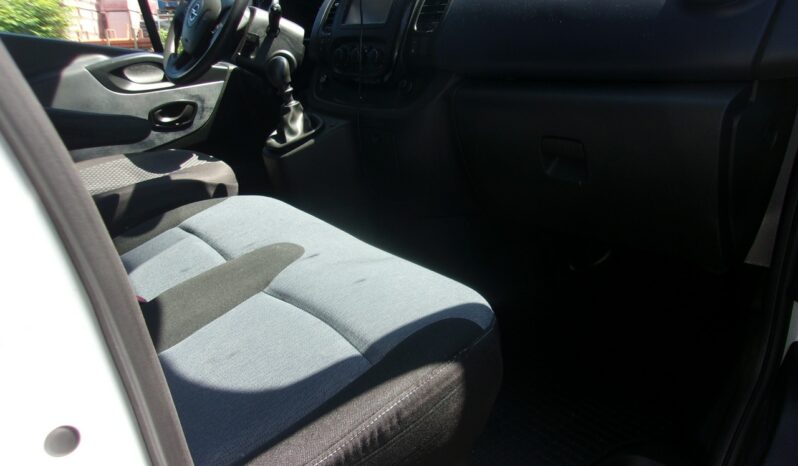 OPEL Vivaro | FWD (przód) | Manualna | 125 KM | bialy full