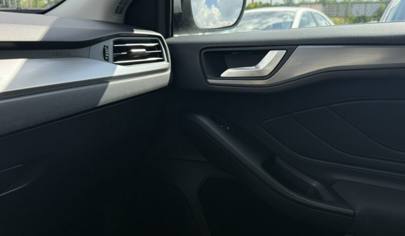 FORD Focus  | FWD (przód) | Manualna | 125 KM | Srebrny full