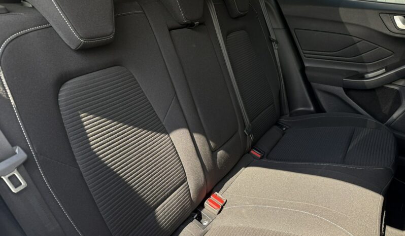 FORD Focus  | FWD (przód) | Manualna | 125 KM | Srebrny full