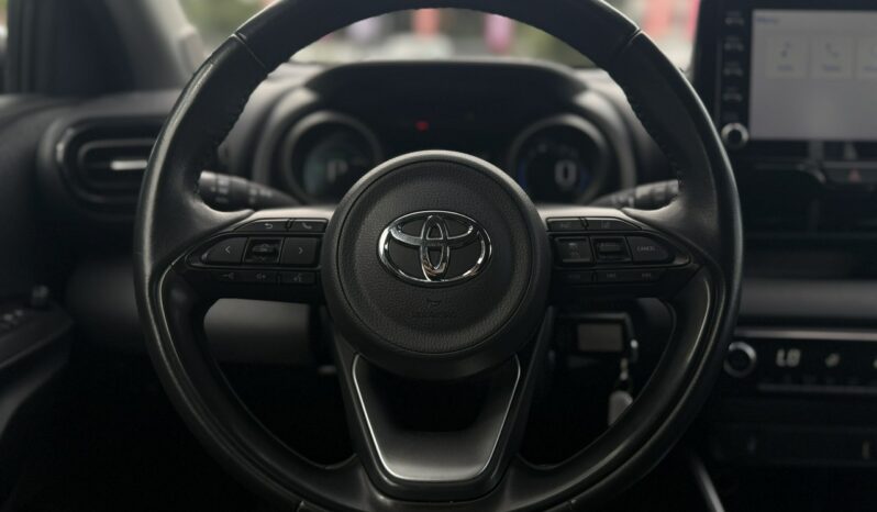 TOYOTA Yaris  | FWD (przód) | Automatyczna B/S | 116 KM | bialy full
