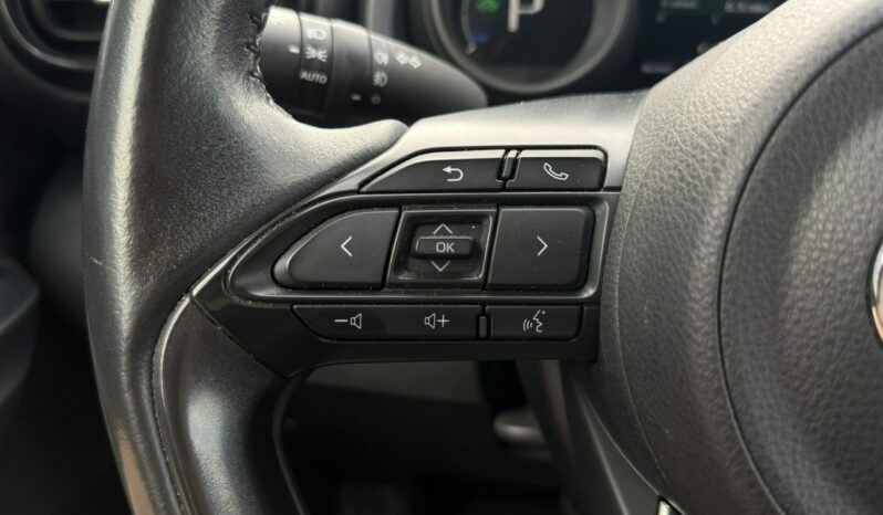 TOYOTA Yaris  | FWD (przód) | Automatyczna B/S | 116 KM | bialy full