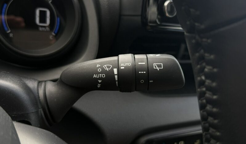 TOYOTA Yaris  | FWD (przód) | Automatyczna B/S | 116 KM | bialy full