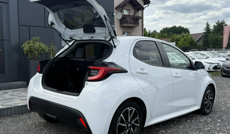 TOYOTA Yaris  | FWD (przód) | Automatyczna B/S | 116 KM | bialy full
