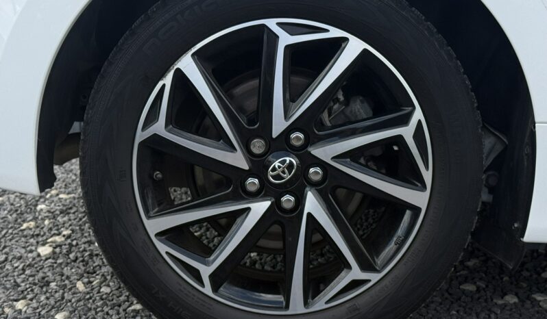 TOYOTA Yaris  | FWD (przód) | Automatyczna B/S | 116 KM | bialy full