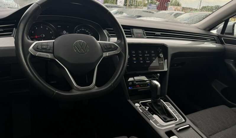 VOLKSWAGEN Passat  | FWD (przód) | Automatyczna | 150 KM | Srebrny full