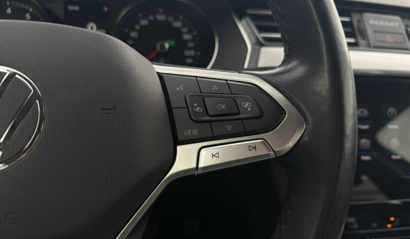 VOLKSWAGEN Passat  | FWD (przód) | Automatyczna | 150 KM | Srebrny full