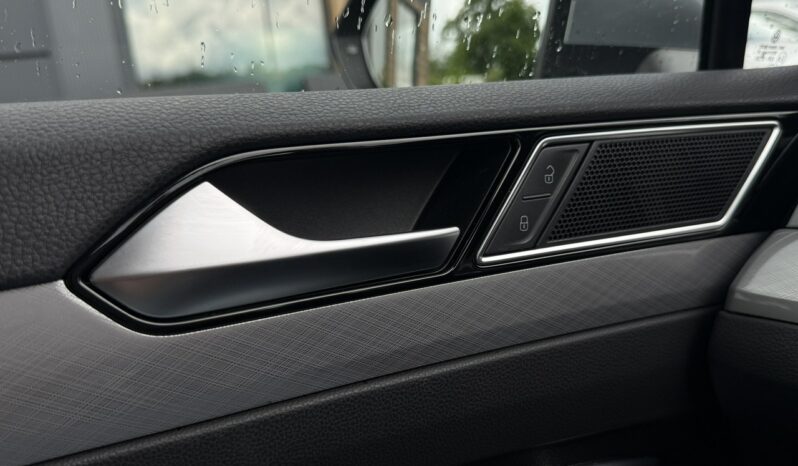 VOLKSWAGEN Passat  | FWD (przód) | Automatyczna | 150 KM | Srebrny full