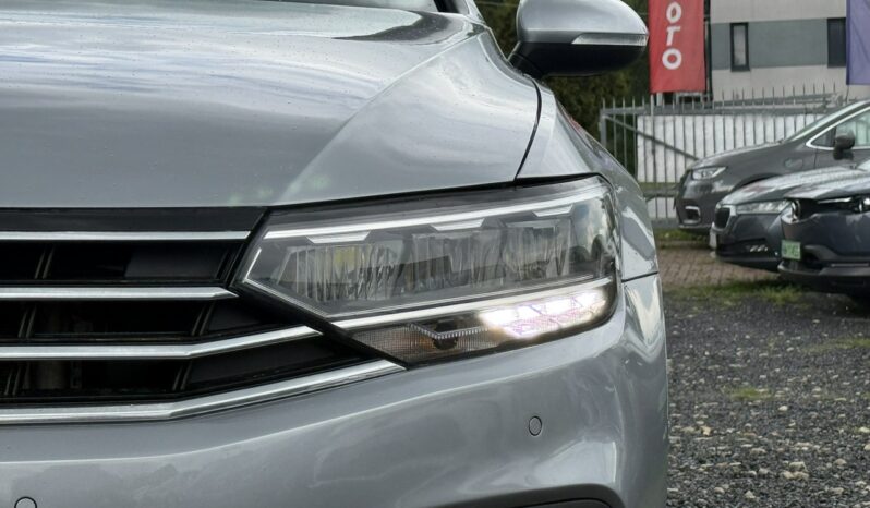 VOLKSWAGEN Passat  | FWD (przód) | Automatyczna | 150 KM | Srebrny full