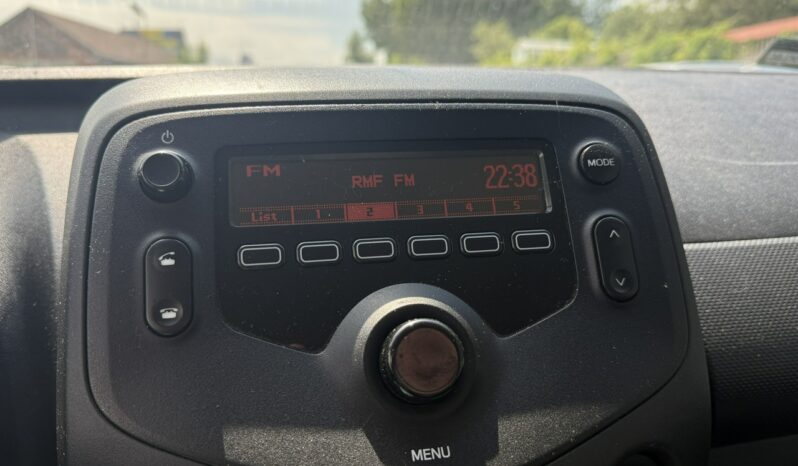TOYOTA Aygo  | przedni | Manualna | 72 KM | bialy full