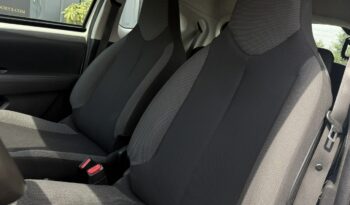 TOYOTA Aygo  | przedni | Manualna | 72 KM | bialy full