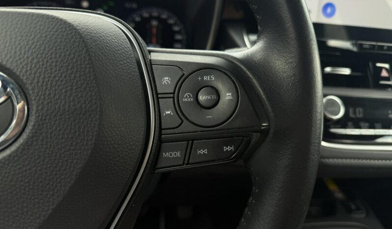 TOYOTA Corolla  | FWD (przód) | Automatyczna | 140 KM | bialy full