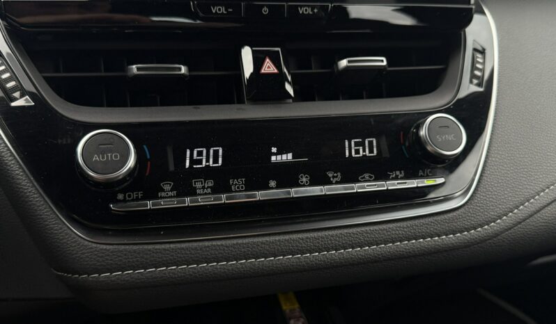 TOYOTA Corolla  | FWD (przód) | Automatyczna | 140 KM | bialy full