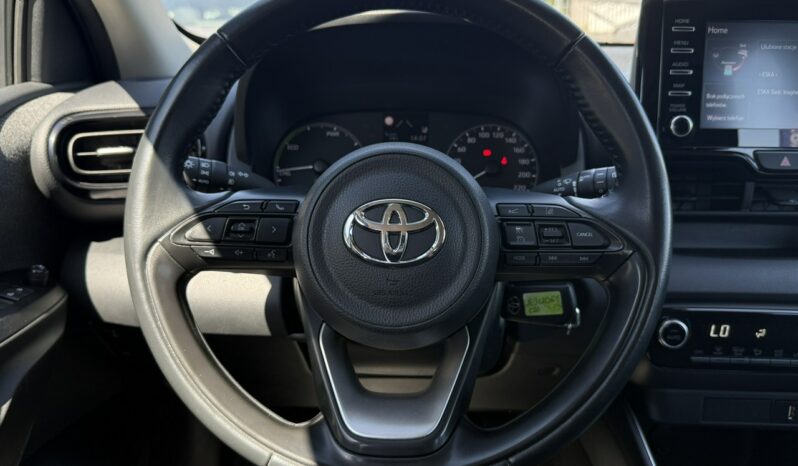 TOYOTA Yaris  | FWD (przód) | Automatyczna B/S | 116 KM | Srebrny full