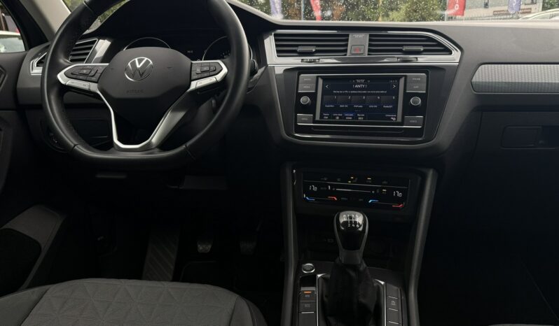 VOLKSWAGEN Tiguan  | FWD (przód) | Manualna | 150 KM | Szary full