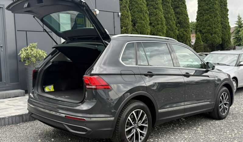 VOLKSWAGEN Tiguan  | FWD (przód) | Manualna | 150 KM | Szary full