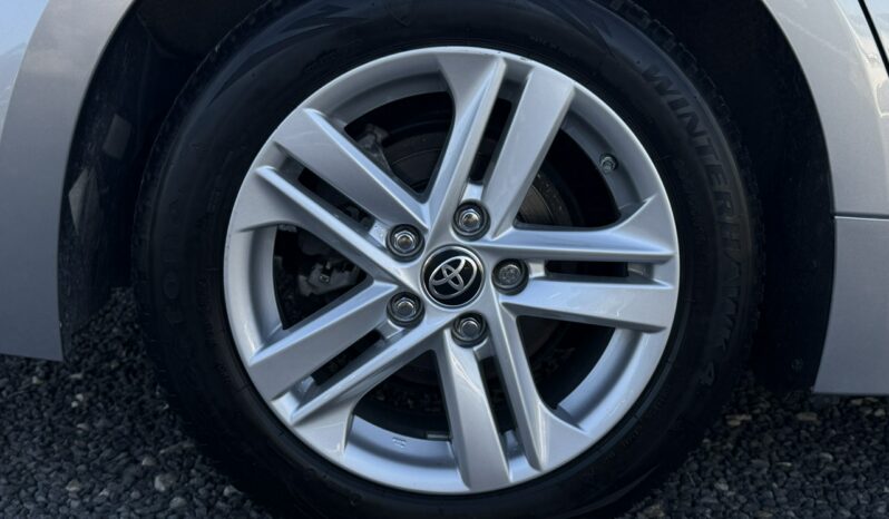 TOYOTA Corolla  | FWD (przód) | Automatyczna | 122 KM | Srebrny full