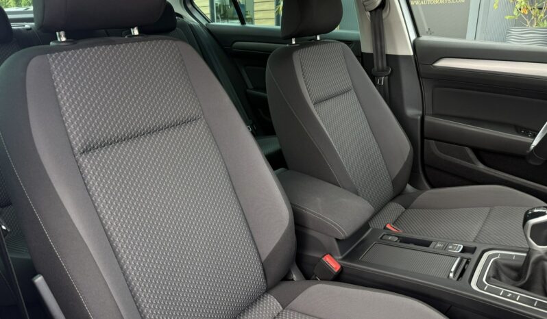 VOLKSWAGEN Passat  | FWD (przód) | Manualna | 150 KM | Srebrny full