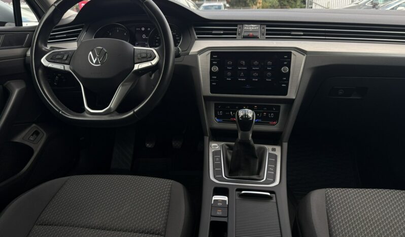 VOLKSWAGEN Passat  | FWD (przód) | Manualna | 150 KM | Srebrny full
