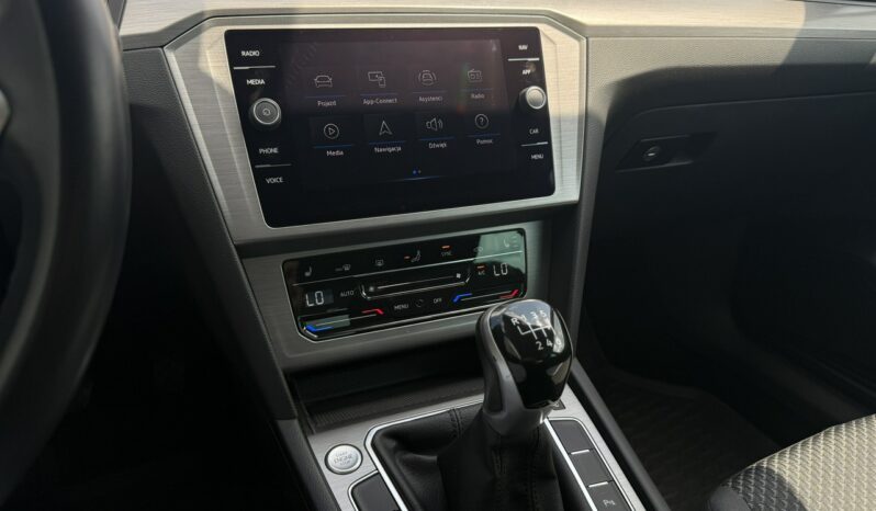 VOLKSWAGEN Passat  | FWD (przód) | Manualna | 150 KM | Srebrny full