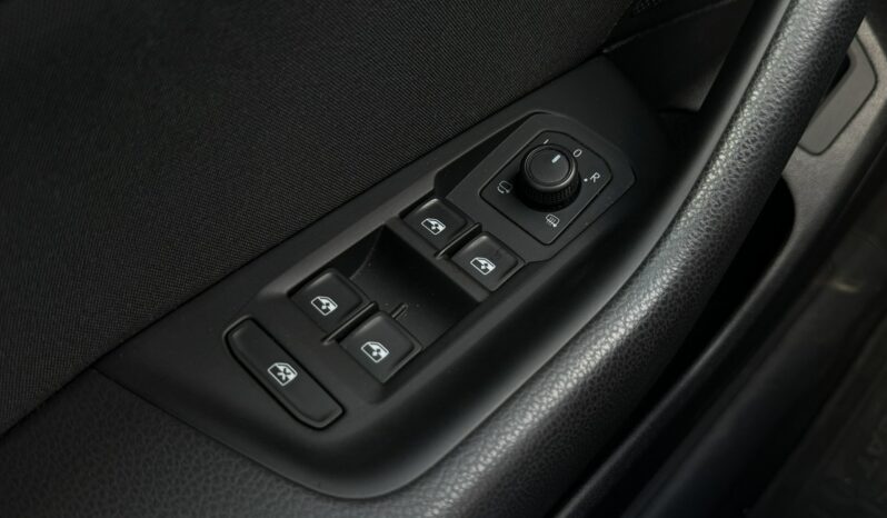 VOLKSWAGEN Passat  | FWD (przód) | Manualna | 150 KM | Srebrny full