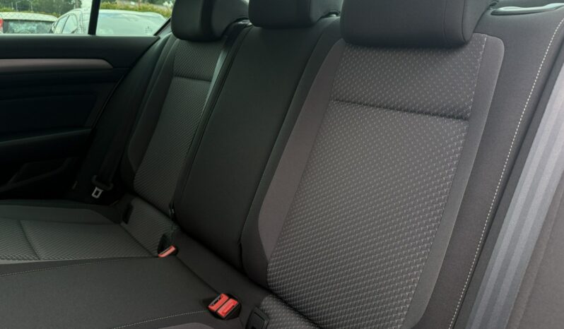 VOLKSWAGEN Passat  | FWD (przód) | Manualna | 150 KM | Srebrny full