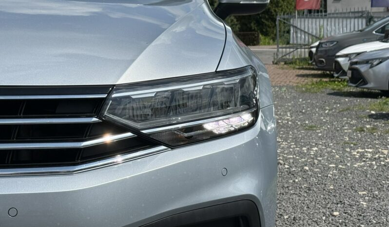 VOLKSWAGEN Passat  | FWD (przód) | Manualna | 150 KM | Srebrny full