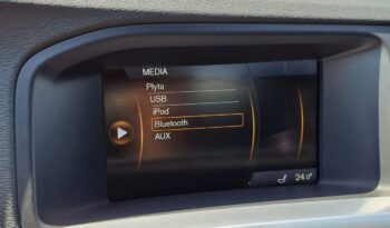 Volvo V60 | FWD (przód) | Manualna | 136 KM | Biały full