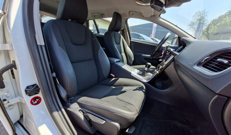 Volvo V60 | FWD (przód) | Manualna | 136 KM | Biały full