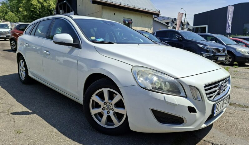 Volvo V60 | FWD (przód) | Manualna | 136 KM | Biały full