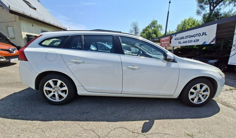 Volvo V60 | FWD (przód) | Manualna | 136 KM | Biały full