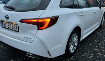 TOYOTA Corolla  | FWD (przód) | Automatyczna | 140 KM | bialy full