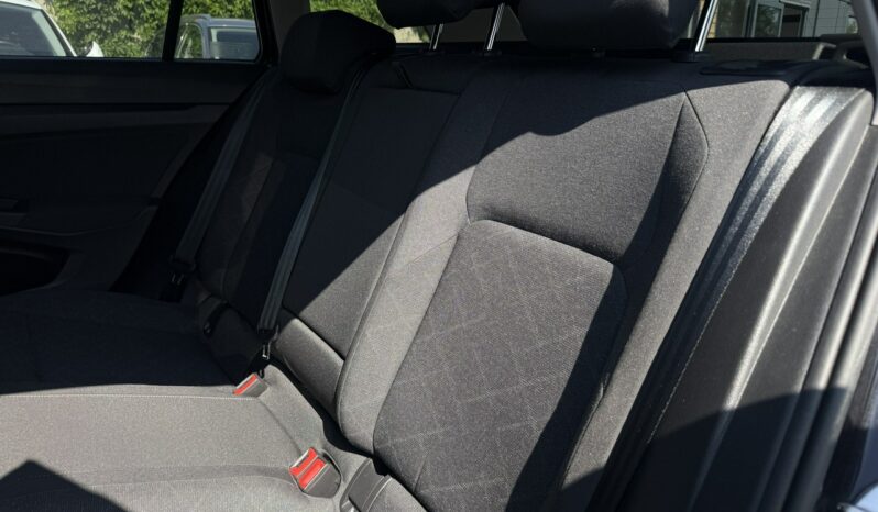 VOLKSWAGEN Golf  | przedni | Automatyczna | 115 KM | Czarny full