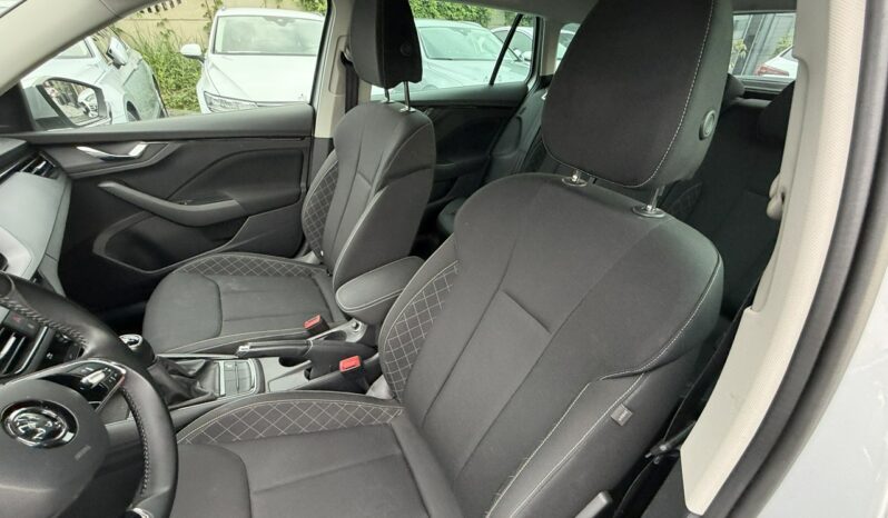 SKODA Scala | przedni | Manualna | 110 KM | Srebrny full