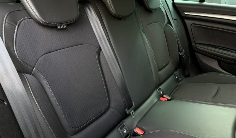 RENAULT Megane  | FWD (przód) | Automatyczna | 140 KM | Czarny full