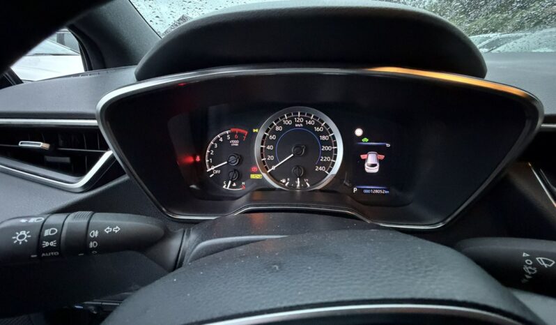 TOYOTA Corolla  | FWD (przód) | Automatyczna | 122 KM | Czarny full