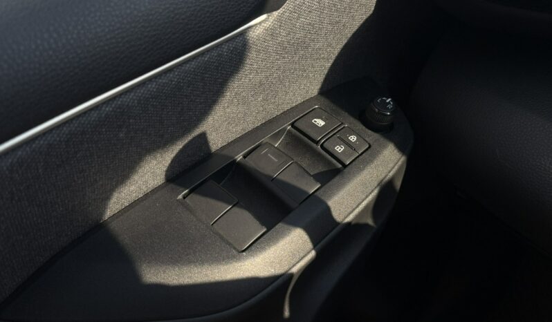 TOYOTA Yaris  | FWD (przód) | Automatyczna B/S | 116 KM | Czarny full