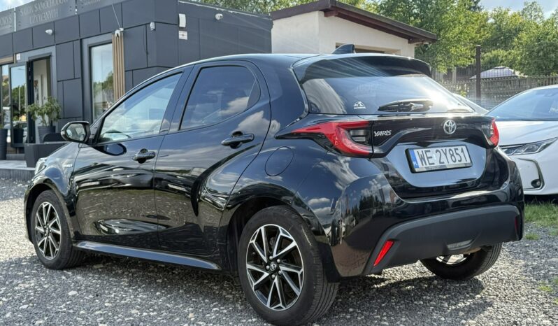 TOYOTA Yaris  | FWD (przód) | Automatyczna B/S | 116 KM | Czarny full