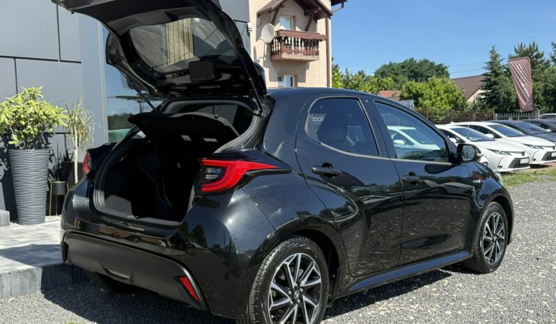 TOYOTA Yaris  | FWD (przód) | Automatyczna B/S | 116 KM | Czarny full