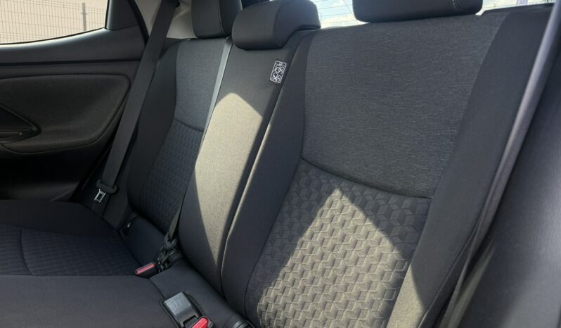 TOYOTA Yaris  | FWD (przód) | Automatyczna B/S | 116 KM | Czarny full