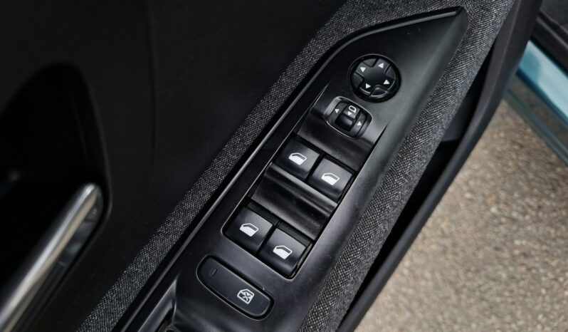 PEUGEOT 5008  | FWD (przód) | Manualna | 130 KM | zielony ciemny full