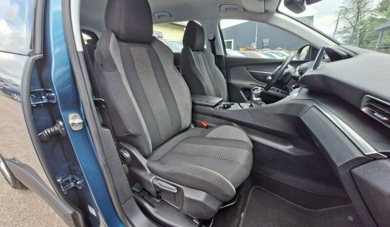 PEUGEOT 5008  | FWD (przód) | Manualna | 130 KM | zielony ciemny full
