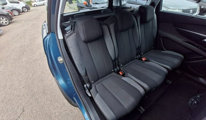 PEUGEOT 5008  | FWD (przód) | Manualna | 130 KM | zielony ciemny full
