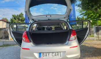 HYUNDAI i20  | przedni | Manualna | 85 KM | Srebrny full