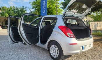 HYUNDAI i20  | przedni | Manualna | 85 KM | Srebrny full