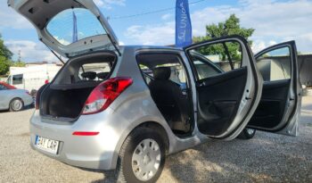 HYUNDAI i20  | przedni | Manualna | 85 KM | Srebrny full