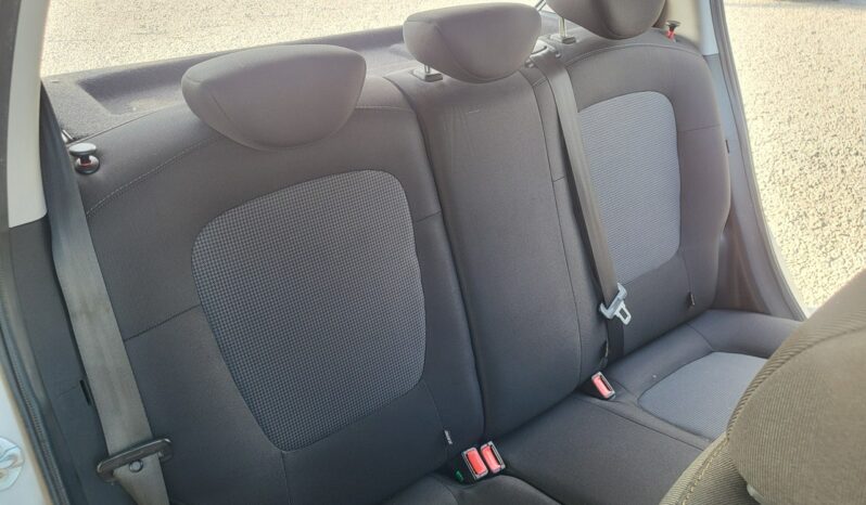 HYUNDAI i20  | przedni | Manualna | 85 KM | Srebrny full