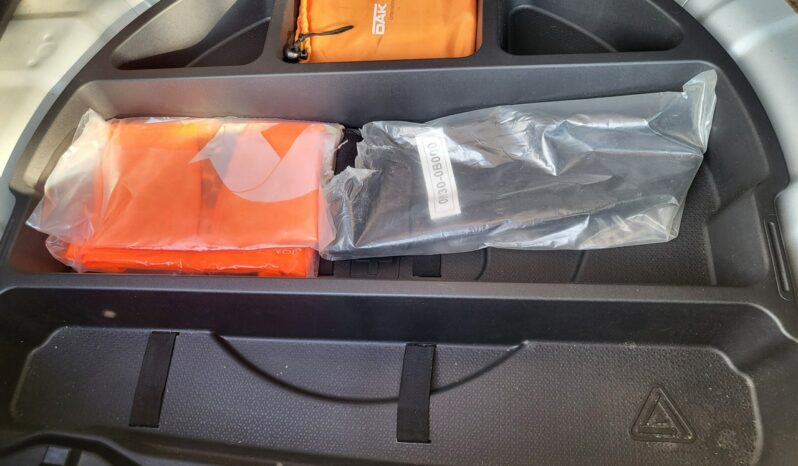 HYUNDAI i20  | przedni | Manualna | 85 KM | Srebrny full