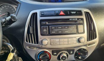 HYUNDAI i20  | przedni | Manualna | 85 KM | Srebrny full